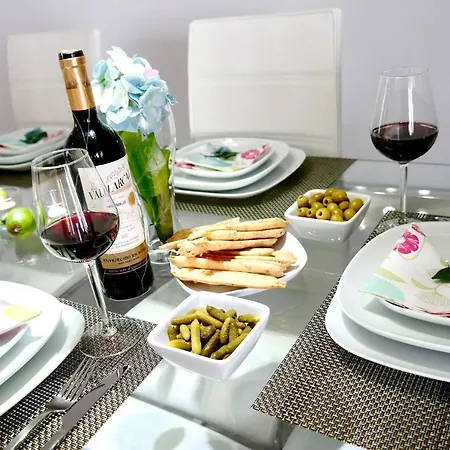 Luxurious Vacational With 3 Bedrooms And Pool At Cabopino Golf By Solrentspain Apartment *